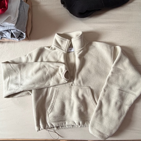 Aritzia Tops - Aritiza fleece zip up